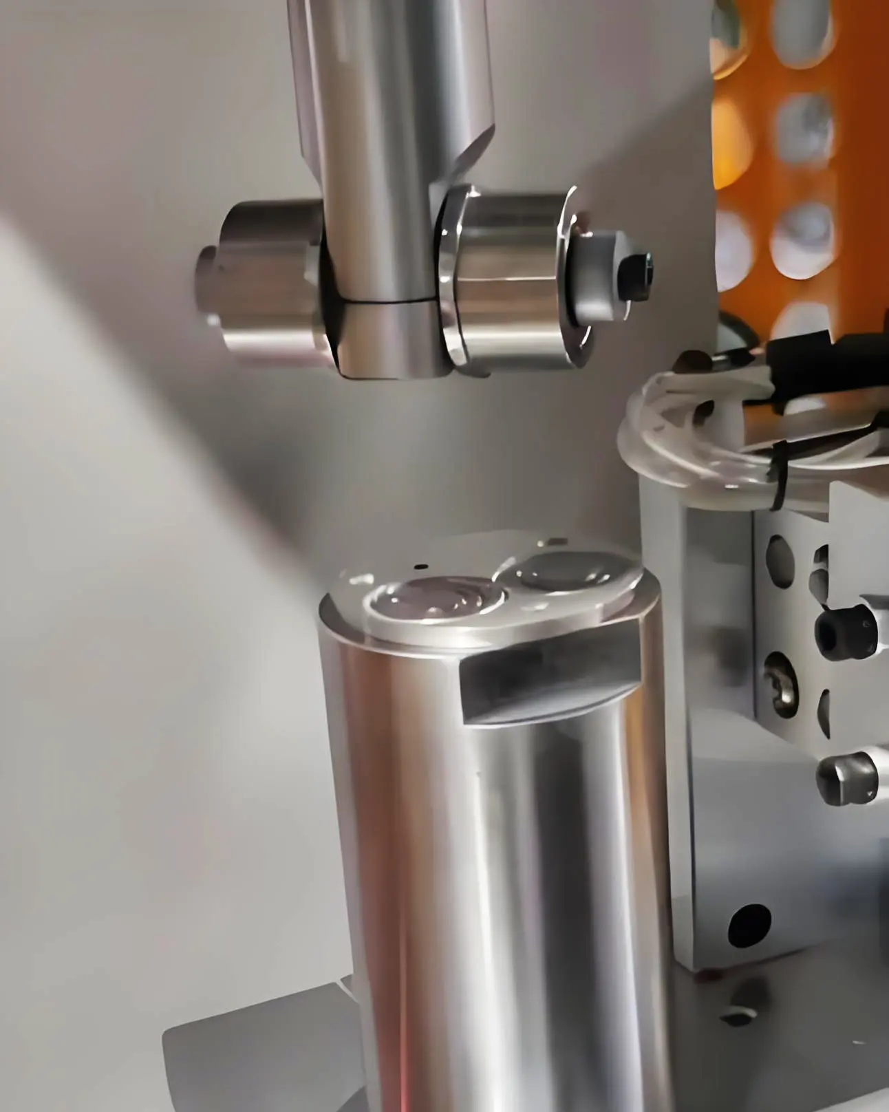 Valve Plate Riveting Process.webp Valve Plate Riveting Process.webp